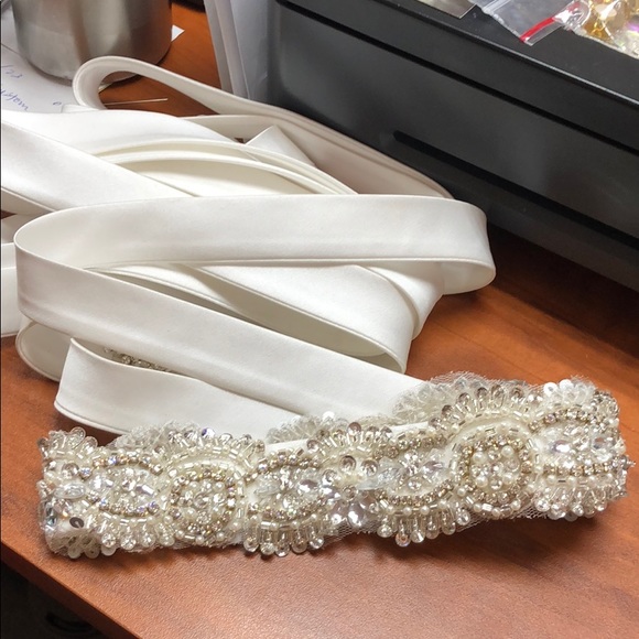 NWT SWAROVSKI BRIDAL BELT